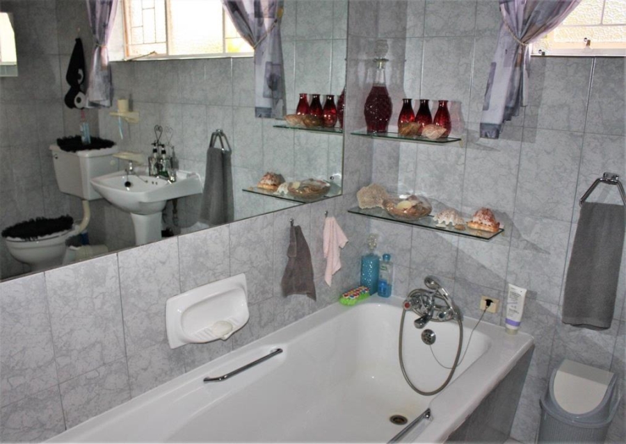 3 Bedroom Property for Sale in Carters Glen Northern Cape